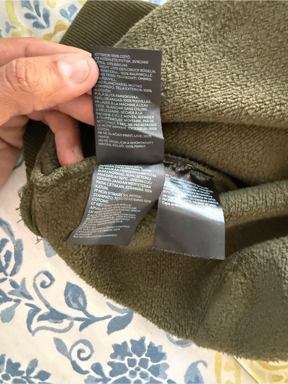 Who Decides War H&M Men’s Olive Green Hoodie - Picture 3 of 7
